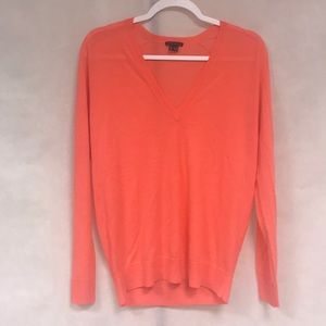 Theory feather weight 100% wool sweater size small